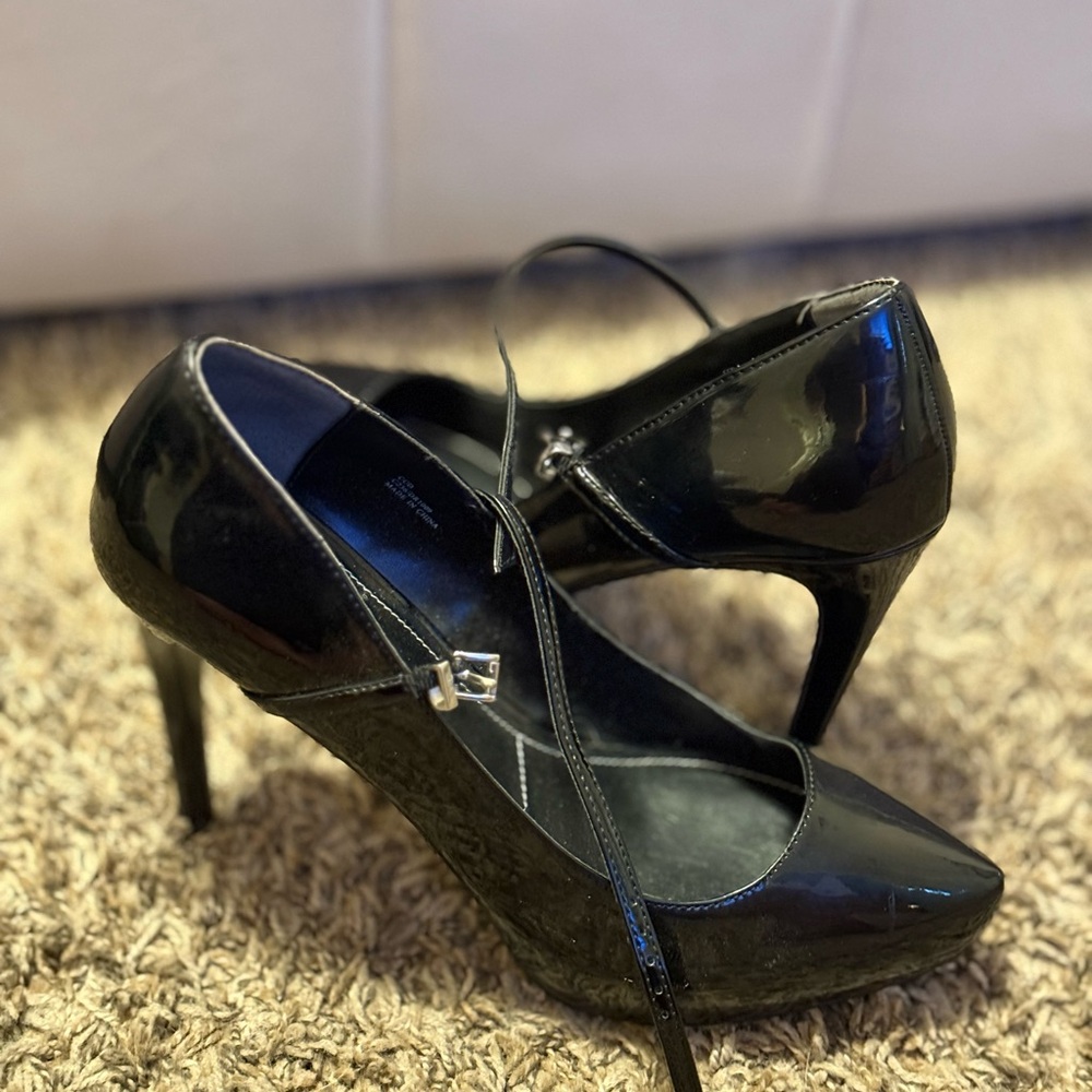 Charles By Charles David Black Patent Leather Heels